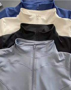 Haut de <span class=keywords><strong>Sport</strong></span> à Manches Courtes Ajusté pour <span class=keywords><strong>Femme</strong></span>, avec Zip, Doux et Confortable, Couleur Unie, Personnalisable avec Logo – Idéal pour Gym, Course, Fitness et Yoga - Product Image 2