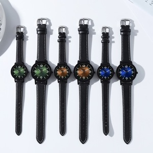 Reloj de pareja de cuarzo, impermeable, con correa de cuero de alta gama, minimalista y a la moda. - Product Image 6