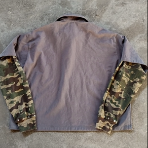 Thời trang đường phố tùy chỉnh mùa hè tương phản hai lớp tay áo của nam giới áo sơ mi ngụy trang thêu vá cổ điển t Áo Sơ Mi Nam - Product Image 6