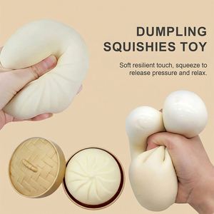 Offre Spéciale : Boule Anti-Stress Géante Souple et Mignonne Personnalisable en Forme de Dumpling, à Remontée Lente, à Presser à la Main pour le Bureau, en TPR - Product Image 3
