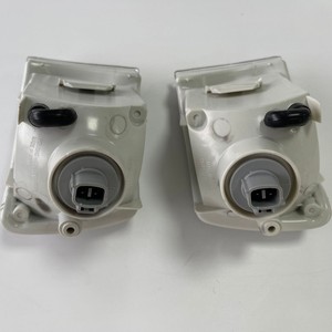 ไฟเลี้ยวสำหรับ Toyota 4Runner ปี 03-05 พร้อมหลอดไฟ OE 81521-35401 แบบฮาโลเจน - Product Image 3