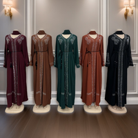 Nouvelle Robe Africaine Boubou Mariage 2025, Ornée de Broderies, Strass, Col Écharpe, Manches Longues et Bandeau