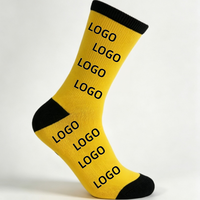 Chaussettes Jacquard Personnalisées en Coton, Chaussettes Tendance avec Logo Personnalisé, Chaussettes Mi-Mollet Unisexe Colorées et Originales pour Hommes et Femmes, Idéales pour un Usage Quotidien