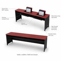 Mobilier de salle de formation professionnelle incluant un bureau PC dissimulé pour 2 personnes et un plateau pour clavier, idéal pour les projets scolaires universitaires