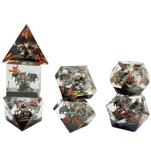 Set di <span class=keywords><strong>Dadi</strong></span> Poliedrici a Tema Drago in Acrilico Trasparente per Giochi di Ruolo RPG DND <span class=keywords><strong>con</strong></span> Mini Figura in Confezione di Latta - Product Image 4