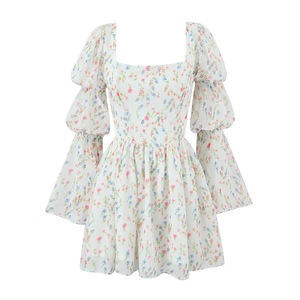 Mini vestido cuadrado de crepé de gasa a la moda personalizada, vestido informal floral plisado de manga larga para <span class=keywords><strong>mujer</strong></span> - Product Image 1