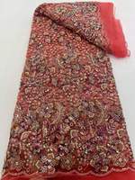 Tissu en dentelle perlée africaine en tulle multicolore