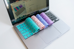 MacBook Air/Pro用超薄型シリコンキーボードカバー | 滑り止めデザインの防塵防水保護フィルム - Product Image 5