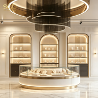 Luxuriöse Uhren-Vitrine mit LED-Beleuchtung, Gehärtetem Glas und Goldenem Metallrahmen für Einzelhandel und Boutiquen