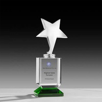 Trophée en cristal en gros, nouveau design étoile en métal, étoile optique K9 vierge, gravure au laser du logo, ensemble de souvenirs en verre