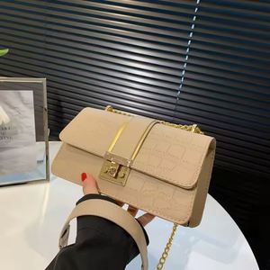 2025 Fashion Women's Mother of pearl <b>Clutch</b> Purse with Pearl Clasp Elegant Evening <b>Bag</b> Wedding Party <b>Clutch</b> - Product Image 5