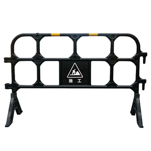 Barrera de Tráfico de Plástico 1350B, Moldeada por Soplado, HDPE, Barrera Temporal de Seguridad Vial, Control de Multitudes, Barandilla de Plástico - Product Image 3
