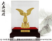 Figurine d'aigle en laiton plaqué or 24 carats, artisanat Feng Shui, souvenirs, cadeaux, impression UV personnalisée, vente en gros d'usine chinoise