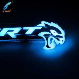 Dodge Challenger SRT Hellcat用 Bluetooth制御 RGB LED 光るフロントグリルバッジ/エンブレム カーライトアクセサリー - Product Image 1