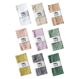 Anneau de serviette en coton et lin écologique, design carré moderne pour la décoration de table de mariage avec supports décoratifs à fleurs blanches - Product Image 4