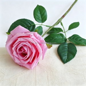 Rose Artificiali Profumate Eleganti, Antibatteriche, Realistiche, Leggere e Morbide per Decorazione Casa e Tavola, Ideali per la Festa della Mamma - Product Image 4