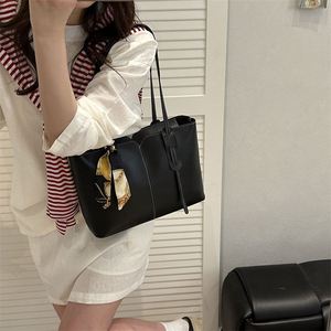 Vintage PU Leather Women <b>Tote</b> Bags Luxury Large Capacity Solid Color Underarm Shoulder Bag <b>Zip</b> Closure Polyester Lining - Product Image 6