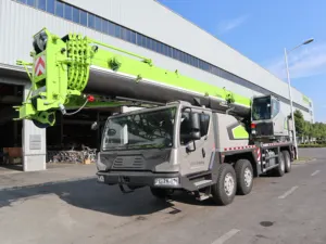 ZTC700V552 चीन शीर्ष ब्रांड फैक्टरी आपूर्ति ट्रक क्रेन 70 टन मोबाइल क्रेन बिक्री के लिए