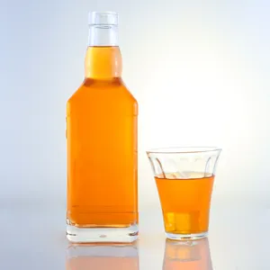 Les meilleures ventes du fabricant de 750 ml peuvent être personnalisées pour le traitement en profondeur de la bouteille en verre de rm, gin, vodka, whisky avec bouchon en liège