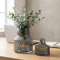 Ensemble de vases en verre soufflé à la main style nordique, gris fumé martelé, minimaliste, pour la maison et les mariages