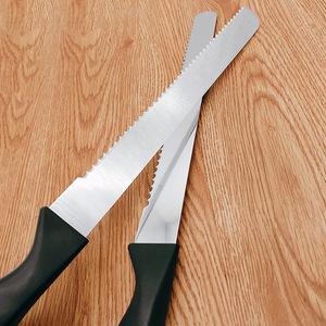 <span class=keywords><strong>Couteau</strong></span> <span class=keywords><strong>à</strong></span> pain et trancheur <span class=keywords><strong>à</strong></span> gâteau dentelé de 8'', 10'', 12'', 14'' avec manche en plastique, <span class=keywords><strong>couteau</strong></span> <span class=keywords><strong>à</strong></span> gâteau de mariage pour trancher les pains et les gâteaux - Product Image 4