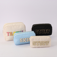 Trousse de maquillage imperméable et personnalisée en nylon et polyester pour femmes trousse de maquillage en nylon avec lettre de broderie et logo à faire soi-même