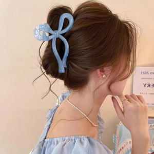 Elegante y Moderno Accesorio para el Cabello con Lazo, Pinza de Plástico Brillante Grande de 13 cm para Mujer, Pinza para el Cabello Antideslizante - Product Image 1