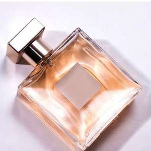 Perfume Natural con Fragancia Fresca y Ligera para Mujer, Aroma Duradero para Habitaciones y Cuerpo - Product Image 4