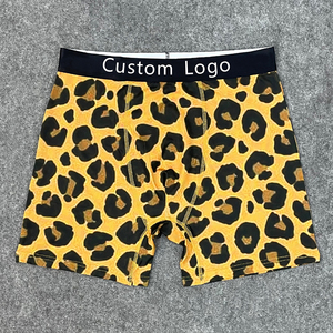 Boxer Unisex da Uomo e Donna con Logo Personalizzato sull'Elastico e Stampa Animalier All-Over - Product Image 2