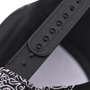 Casquette hip-hop à visière plate, couleur unie, blocage de couleur, casquette de sport ajustée, casquette tendance pour jeunes, fête en plein air - Product Image 5