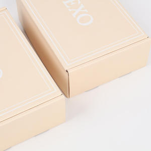 Boîte d'avion de luxe personnalisée avec impression offset dorée, doublure en éponge écologique réutilisable et pelliculage mat - Product Image 2