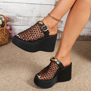 Sandalias de verano de talla grande, estilo hip hop, con malla transpirable, plataforma gruesa, hebilla metálica, elegantes, resistentes al desgaste, sin talón y fáciles de poner. - Product Image 5