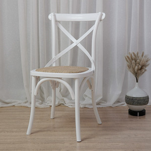 Nouvelle arrivée, <span class=keywords><strong>chaise</strong></span> à dossier croisé <span class=keywords><strong>en</strong></span> <span class=keywords><strong>bois</strong></span> rustique avec siège <span class=keywords><strong>en</strong></span> rotin tressé <span class=keywords><strong>pour</strong></span> café, bistrot, restaurant, usage commercial, mariage, salle à manger - Product Image 5
