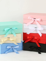 Einfarbige Minimalistische Schleifenband-Klappbox Einteilige Faltbare Geschenkbox Magnetverschluss Laminierte Oberfläche Vierfarbiger Druck