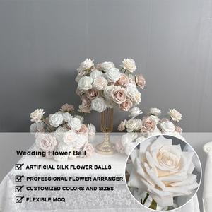 Boule de fleurs artificielles blanches LEDA faites à la main, personnalisées, pour centre de table de mariage, décoration pour événements, Saint-Valentin, fêtes - Product Image 3