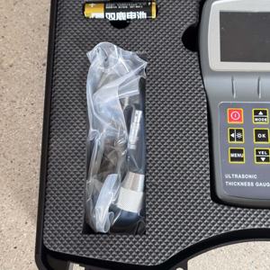 Testeur d'épaisseur de précision industrielle pour tuyaux métalliques, plaques d'acier Jauge d'épaisseur ultrasonique U100 - Product Image 3