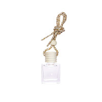 Accessoires de voiture personnalisés avec couvercle en bois désodorisants de voiture suspendus fleur parfum huile essentielle diffuseur de parfum de voiture mini