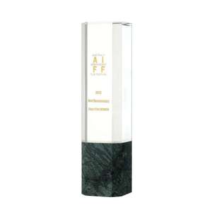 Adl Factory Acrylic Awards Trophée <span class=keywords><strong>en</strong></span> verre cristal cuboïde avec base <span class=keywords><strong>en</strong></span> <span class=keywords><strong>pierre</strong></span> verte Logo personnalisé de haute qualité - Product Image 2
