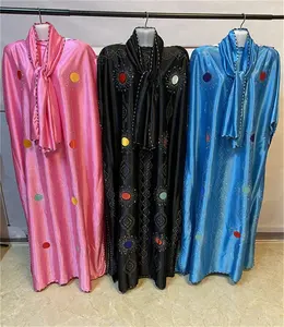 Último estilo EID Oriente Medio caftanes negros vestido Ramadán caftán marroquí vestido con cuentas caftán 2024