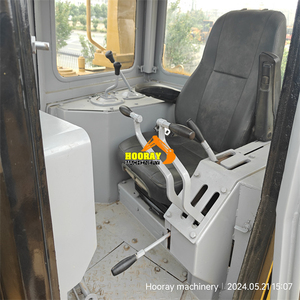 Bulldozer CAT D8R d'occasion en bon état avec moteur japonais à faible nombre d'heures, 306 CV, capacité de bulldozing de 6,3 m, 22700 kg en stock - Product Image 6