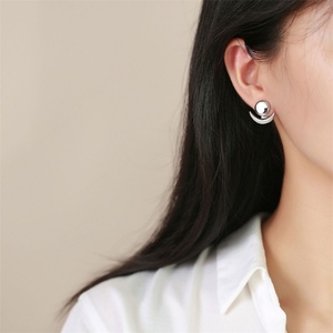 Boucles d'oreilles clous ancre en acier inoxydable plaqué or, motif lune, pour femmes, vente en gros - Product Image 3