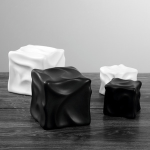 Accesorios de decoración interior con forma de cubo de hielo artificial, decoración de cerámica moderna para el hogar, venta al por mayor - Product Image 3