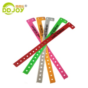 <span class=keywords><strong>Bracelet</strong></span> en PVC fluorescent en forme de L, couleur néon, pour festivals, avec logo <span class=keywords><strong>personnalisé</strong></span>, répulsif - Product Image 2