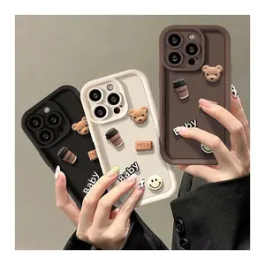 咖啡熊婴儿牛奶笑脸3D娃娃镜头保护手机套适用于iphone 14 15 13 12 Pro max创意卡通硅胶套