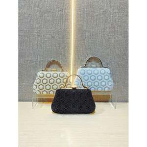 Bolsos de Noche con Forma de Corazón y Pedrería para Mujer, Bolso de Mano de Cristal Dorado para Fiesta de Graduación - Product Image 3