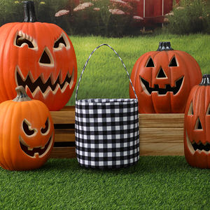 Secchiello per dolcetti di Halloween personalizzato in tessuto morbido effetto pelle di pesca, con motivo scozzese classico, riutilizzabile, cestino per bomboniere di Halloween - Product Image 3