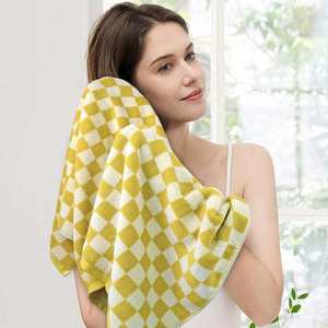 Wholesale Premium 100% Cotton <b>Beach</b> Customized Two Colors Checkered Pattern Jacquard Soft Bath Towel - Product Image 2
