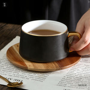 Ensemble de tasses à café noires de style nordique avec bordure dorée et soucoupe en bois pour le thé de l'après-midi DB1450 - Product Image 2