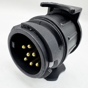 <span class=keywords><strong>Adaptateur</strong></span> de remorquage <span class=keywords><strong>13</strong></span> broches à <span class=keywords><strong>7</strong></span> broches 12V connecteur de convertisseur de <span class=keywords><strong>prise</strong></span> de <span class=keywords><strong>remorque</strong></span> étanche pour caravanes remorques - Product Image 1