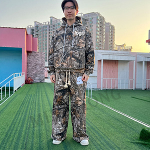 ชุดวอร์มมีฮู้ดสำหรับผู้ชายสติกเกอร์พิมพ์ลายพรางดิจิทัลสไตล์สตรีทปักลาย - Product Image 5